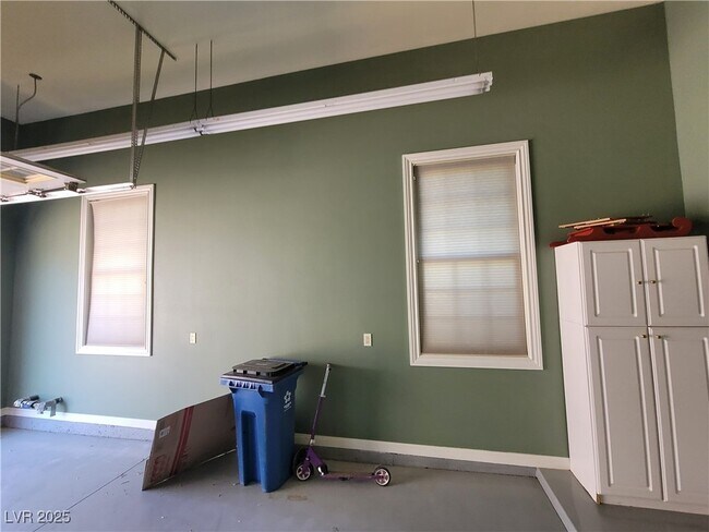 Building Photo - 5110 N Valadez St