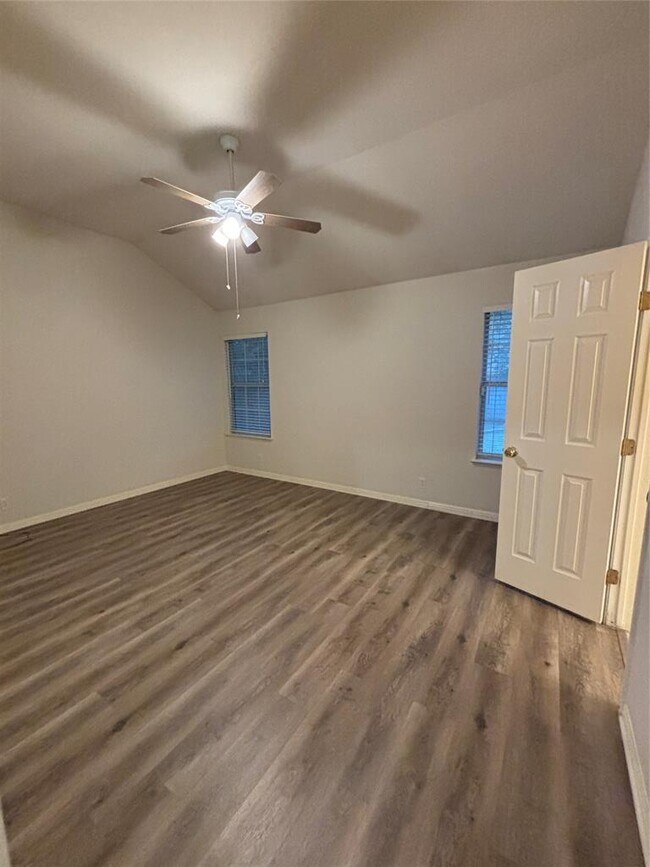 Building Photo - 4500 Abelia Dr