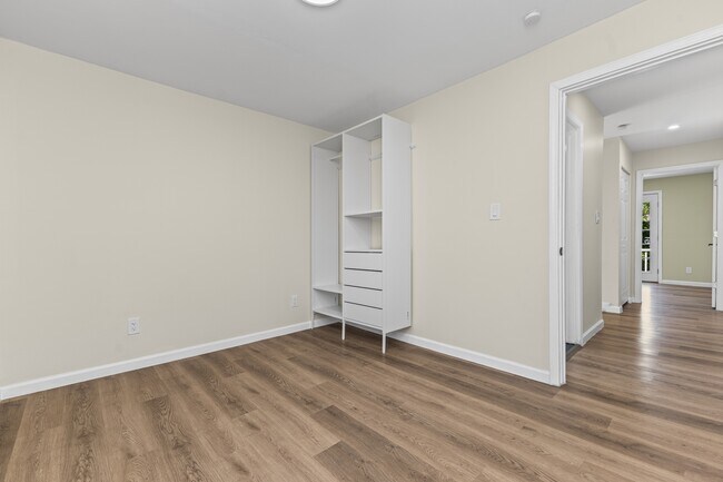 Building Photo - 3736 Iroquois St