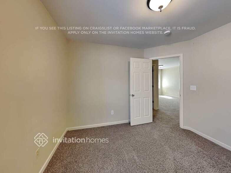 Building Photo - 2420 Freemont St