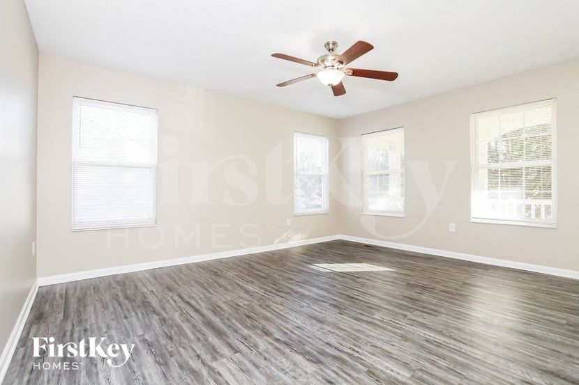 Building Photo - 5986 Driftwood Ct