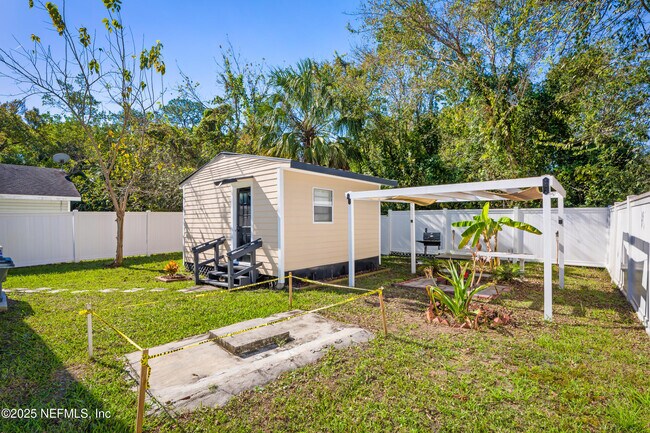 Building Photo - 501 Aiken St