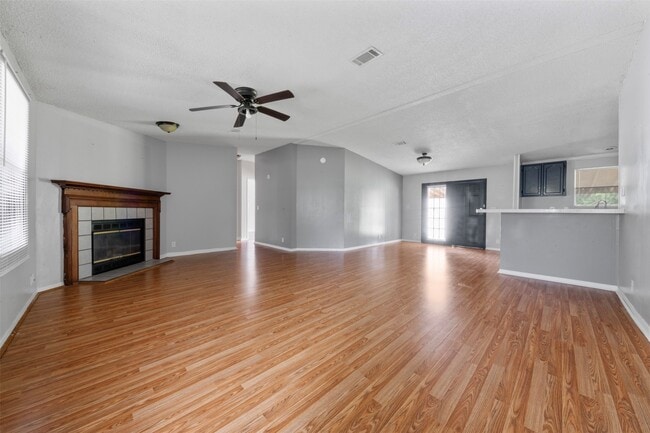 Building Photo - 15807 Cypress Garden Dr