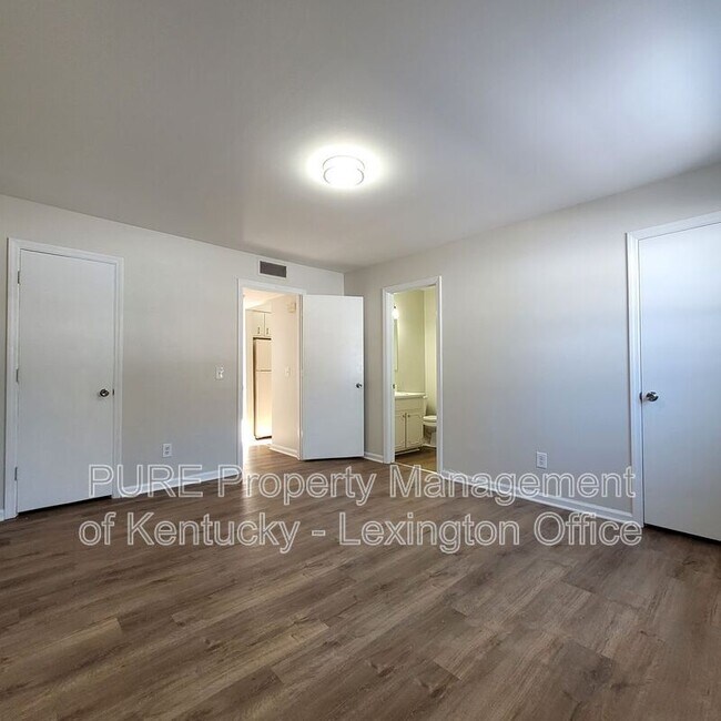 Building Photo - 429-1 Chestnut St