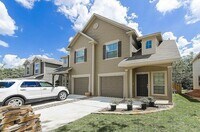 Building Photo - 64 Woodland Hills Dr