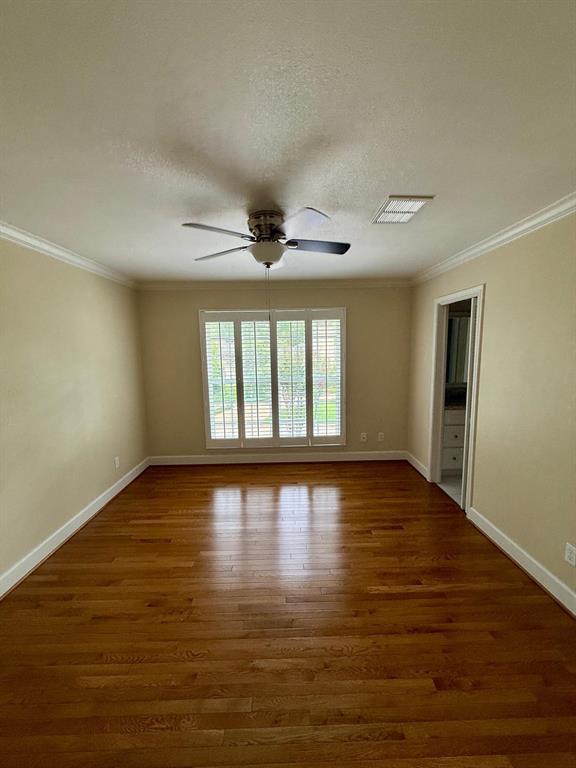 Building Photo - 201 Vanderpool Ln