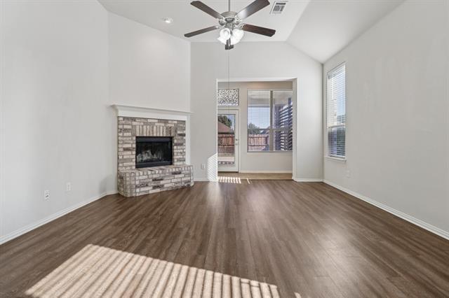 Building Photo - 588 Louder Way