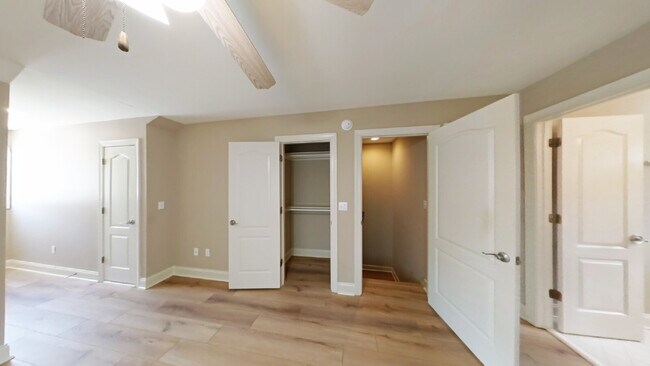 Building Photo - 1801 Van Buren Ext