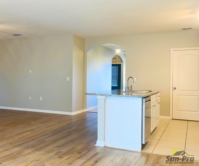 Building Photo - 2704 Star Coral Ln