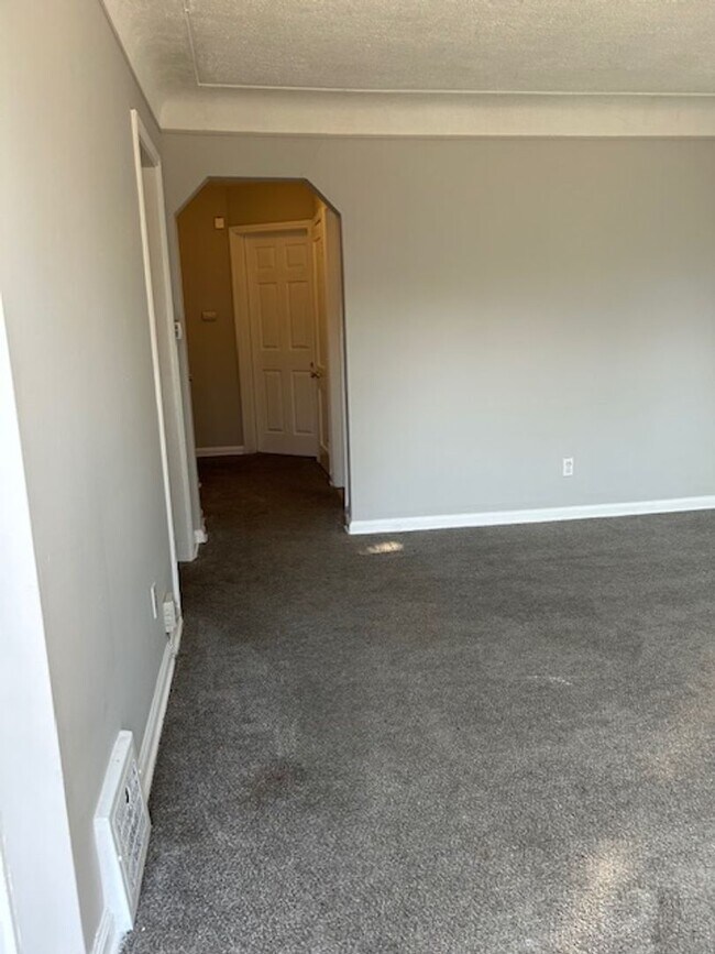 Building Photo - Cozy 3 bedroom bungalow