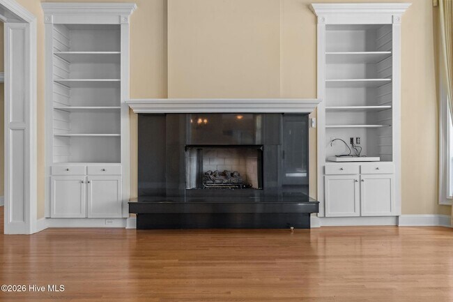 Building Photo - 50 Oak Meadow Rd