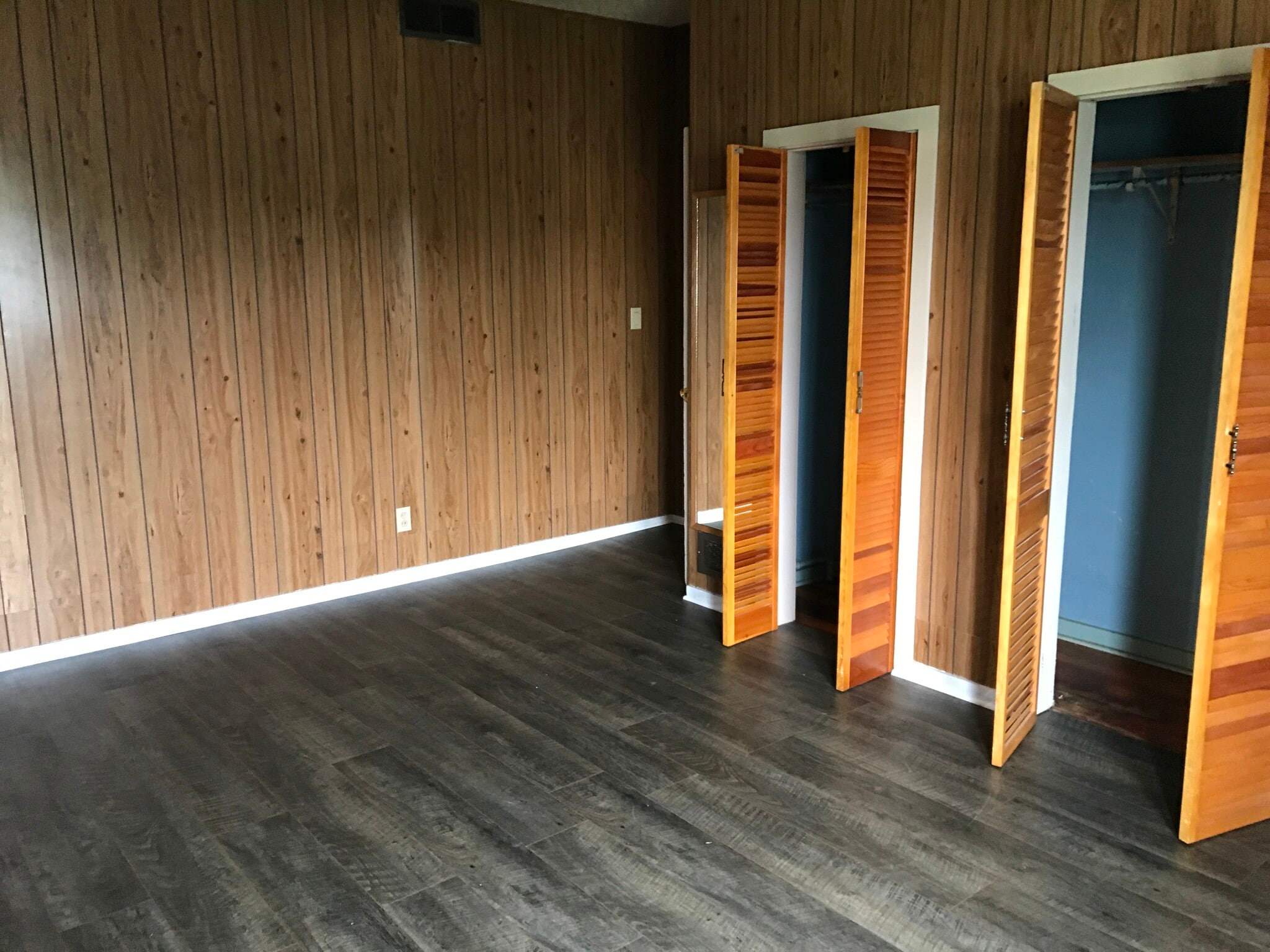 Master bedroom - 615 W Main St
