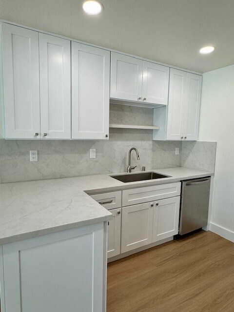 Building Photo - 3049 Fostoria Cir