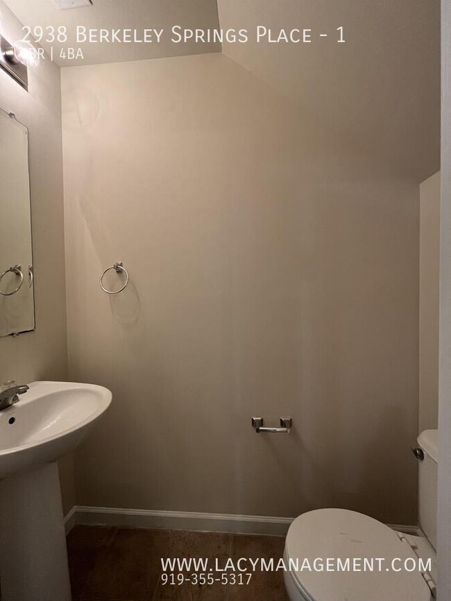 Building Photo - 2938 Berkeley Springs Pl