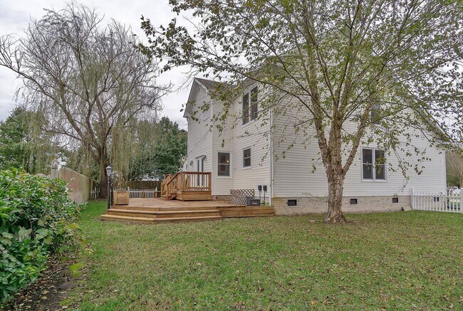 Building Photo - 3-Bedroom Home in Hillcrest Farms on Corne...