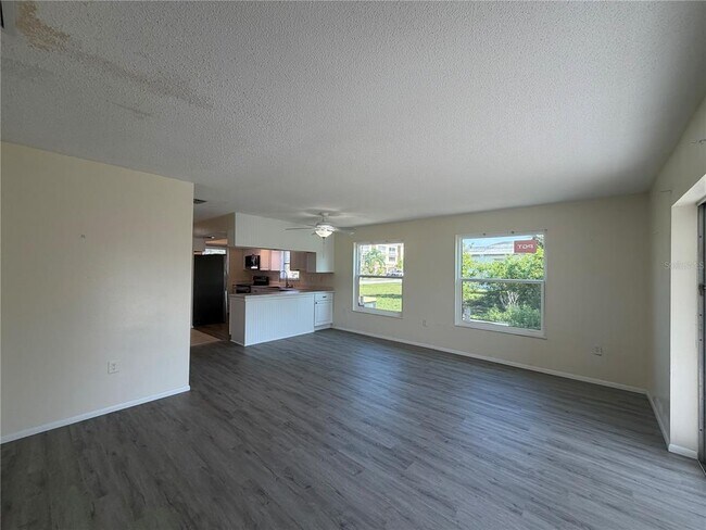 Building Photo - 2619 Magdalina Dr