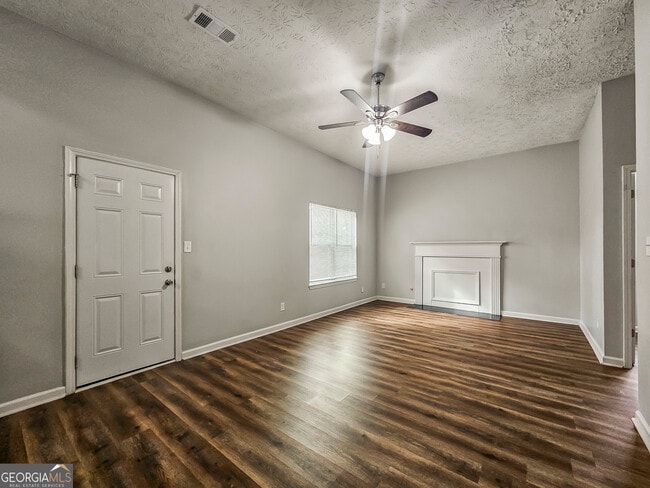 Building Photo - 3051 Red Oak Trail