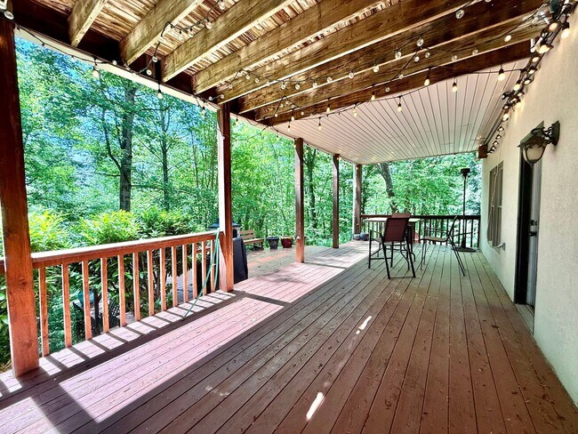 Building Photo - 309 Bullrun Valley Dr