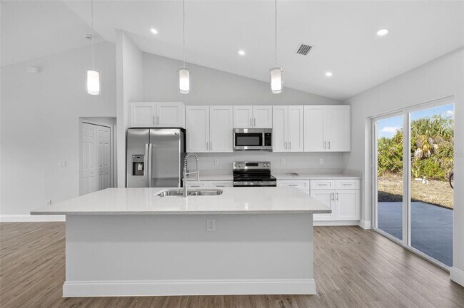 Building Photo - 375 Denver Dr