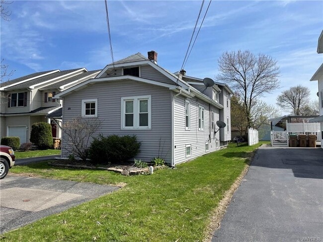 Building Photo - 25 Brown St