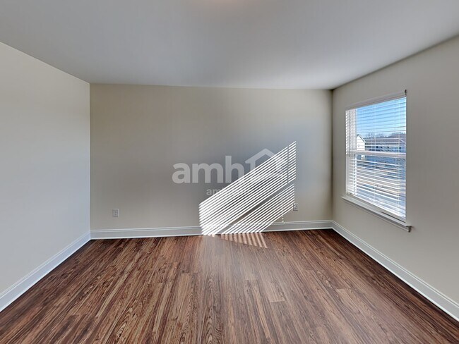 Building Photo - 5956 Hagar Vly Dr