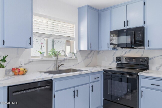 Building Photo - 254 Sequoia Ct