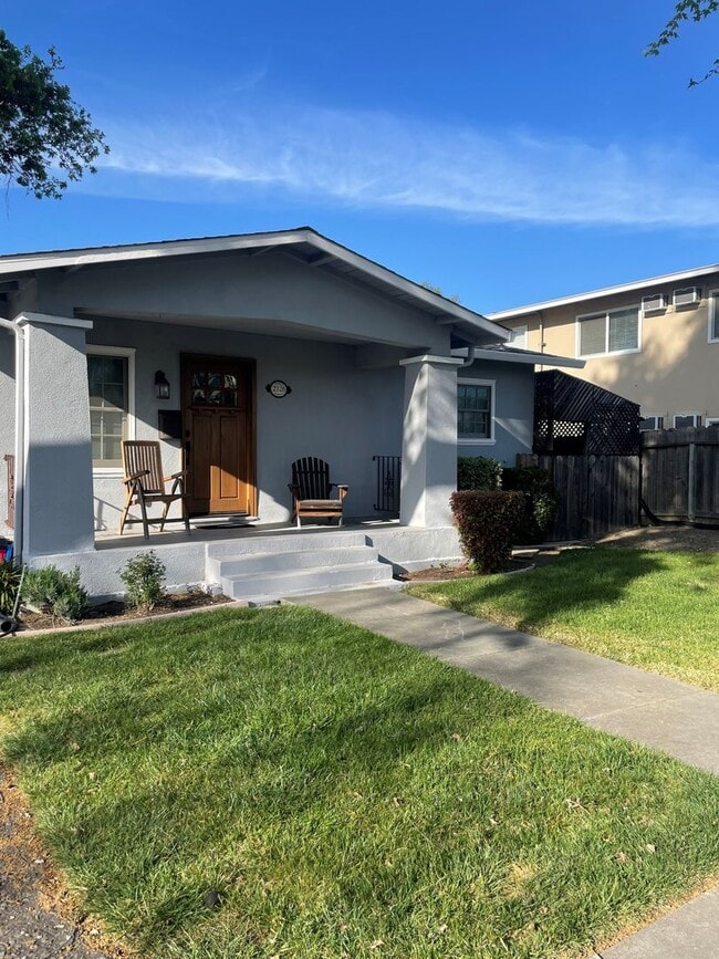 Building Photo - TENTATIVELY RENTED 2 Bedrooms, 1 Bathroom Charmer Near Downtown Napa