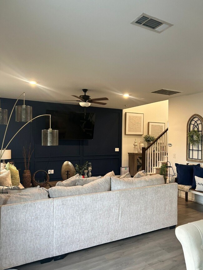 Building Photo - 1067 Greenshank Dr