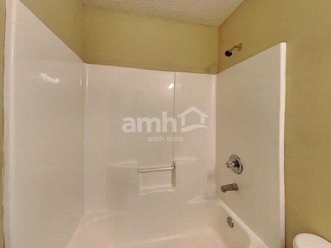 Building Photo - 6165 Ambercrest Ct