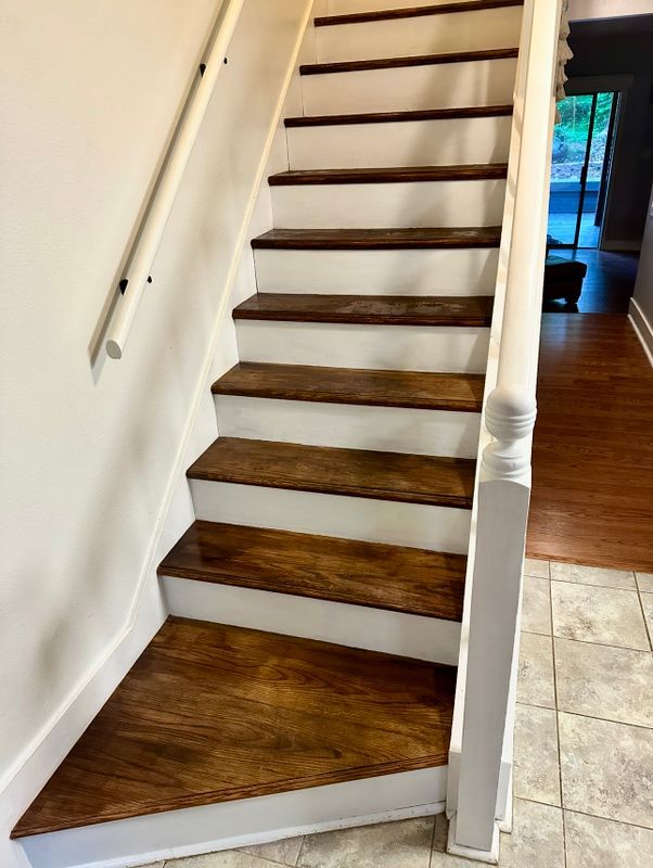 Building Photo - 1749 Beechwood Cir S