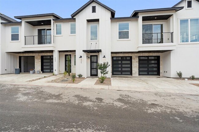 Building Photo - 12001 Vista Parke Dr