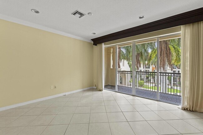 Building Photo - 2900 NW 125th Ave