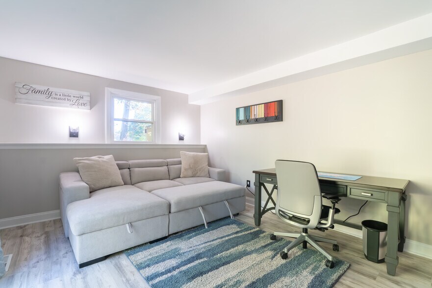 Family Room - 2778 Albany Ave