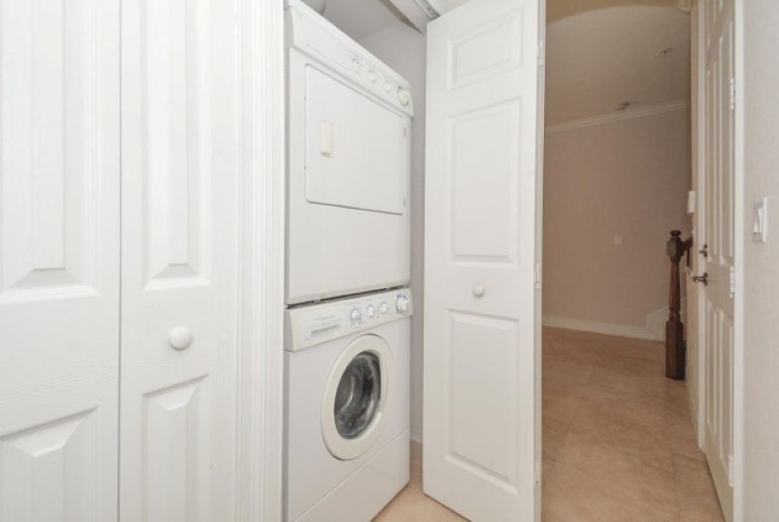 Building Photo - 3033 Waterside Cir