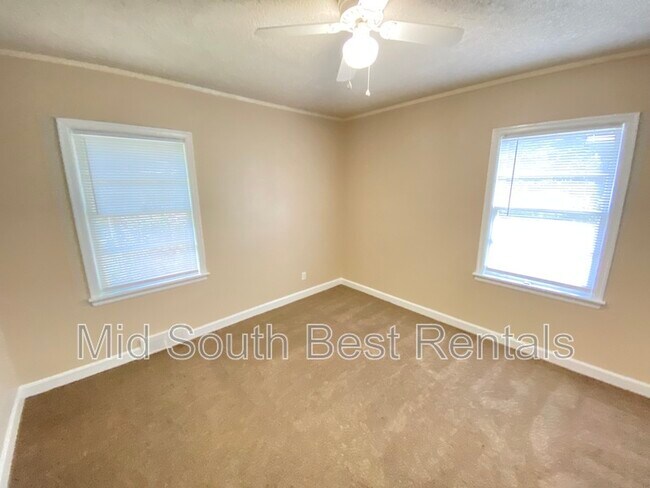 Building Photo - 1882 Driftwood Ave