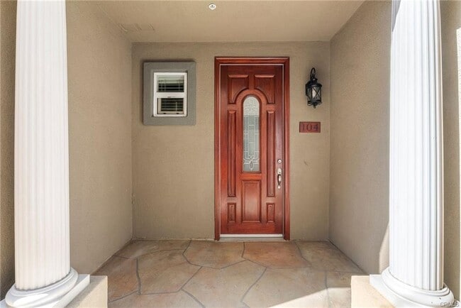 Building Photo - 732 E Palm Ave