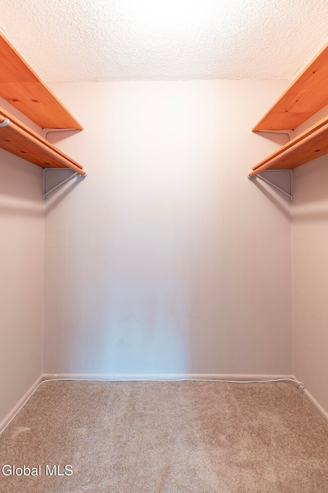 Building Photo - 43 Commons Dr