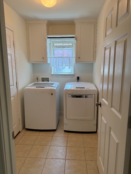 Building Photo - 2383 Kendal Green Cir