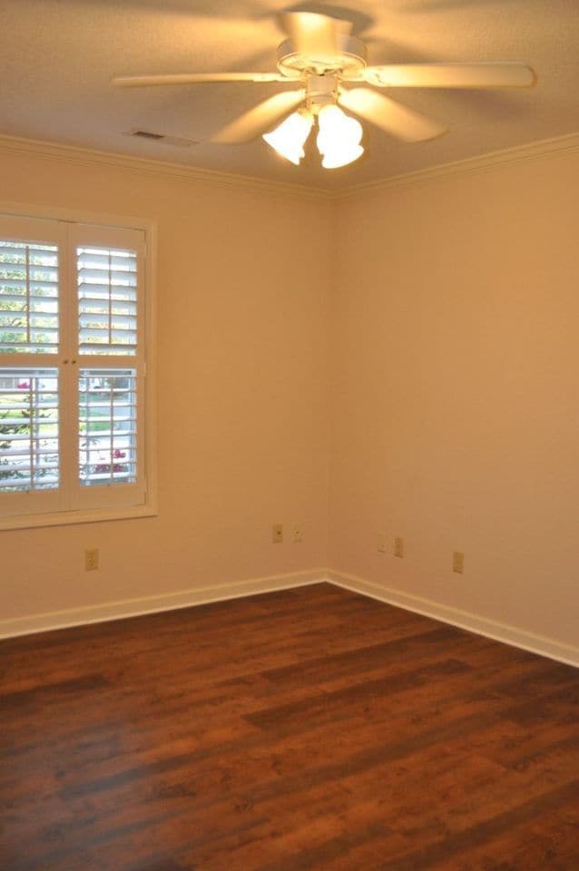 Building Photo - 601 Concord Villas Way