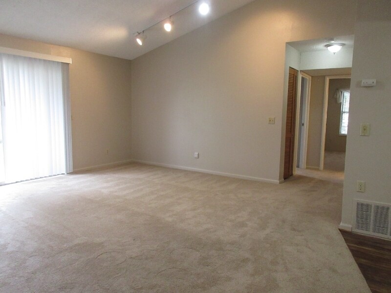 Building Photo - 3320 S Ammons St