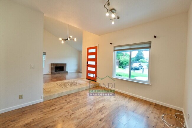 Building Photo - 9 Quince Ct