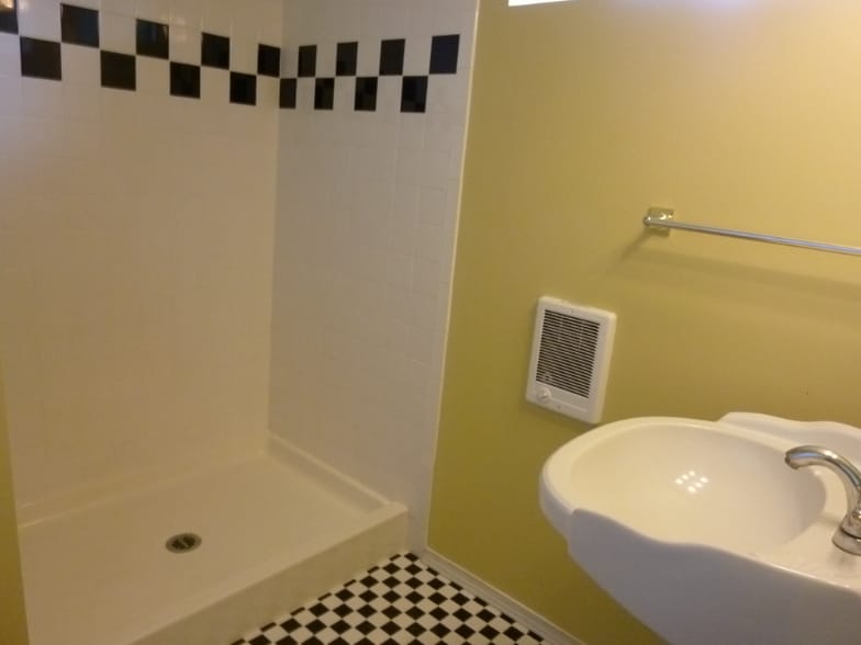 Building Photo - 719 E 35th Ave