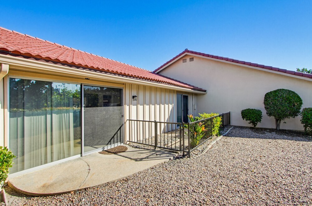 Building Photo - 17440 Plaza Cerado