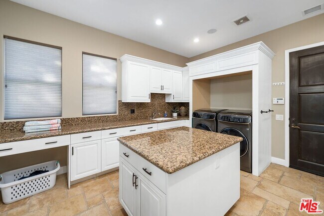 Building Photo - 50350 Vista Montana Rd