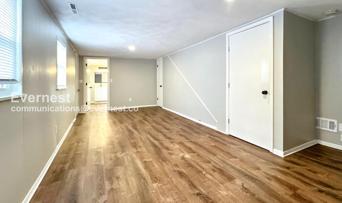 Building Photo - 9515 E 18 St S