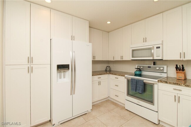 Building Photo - 60 Emerald Woods Dr