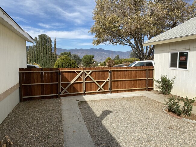 Building Photo - 523 Piute St