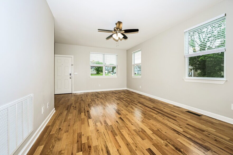 Building Photo - 513 Sarver Ave