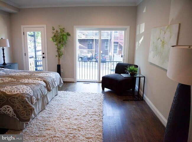 Building Photo - 39 U St NE