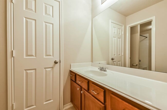 Building Photo - 7114 Freesia Ct